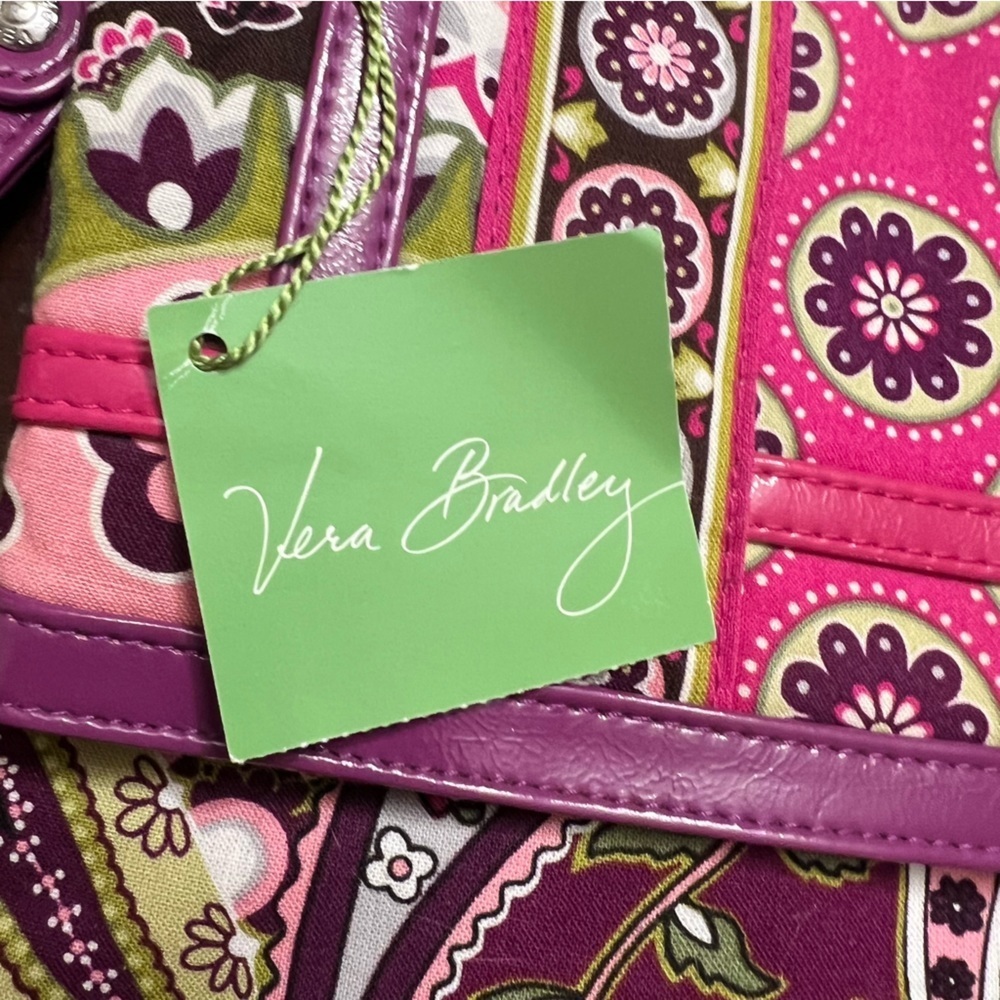 VERA BRADLEY retired print Very Berry paisley flipster bag  NWT - Picture 6 of 9